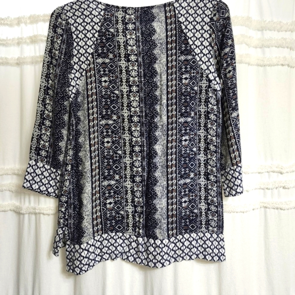 Doe and Rae size small top - Picture 7 of 8